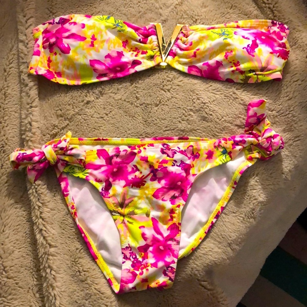 🔹4 for $30 Medium Tropical Print Bikini